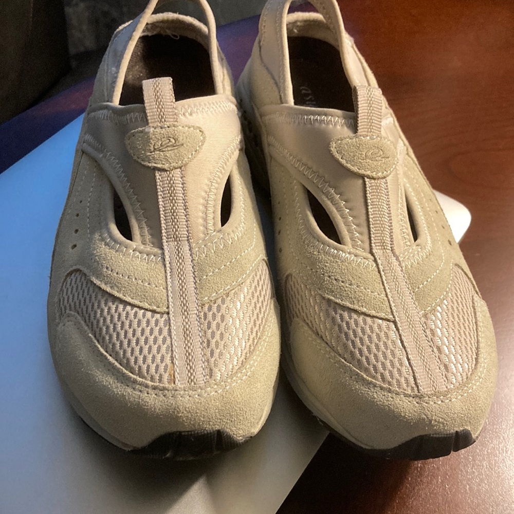 Easy spirit shoes